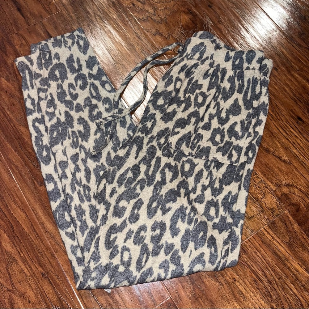 Mocean Gray and Tan Leopard Print Joggers Lounge Pants Small